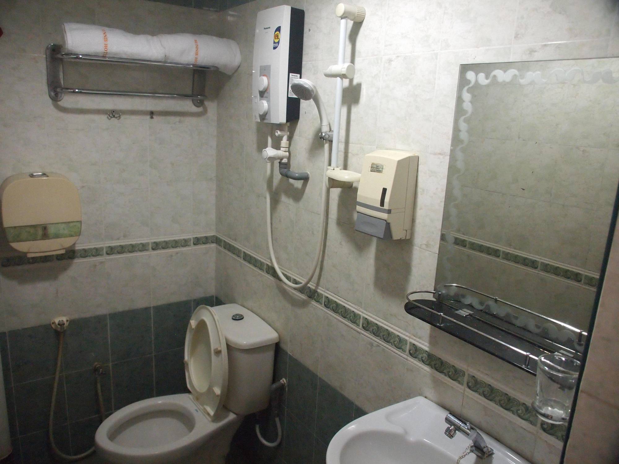 Sunnie Hotel Johor Bahru Exteriör bild